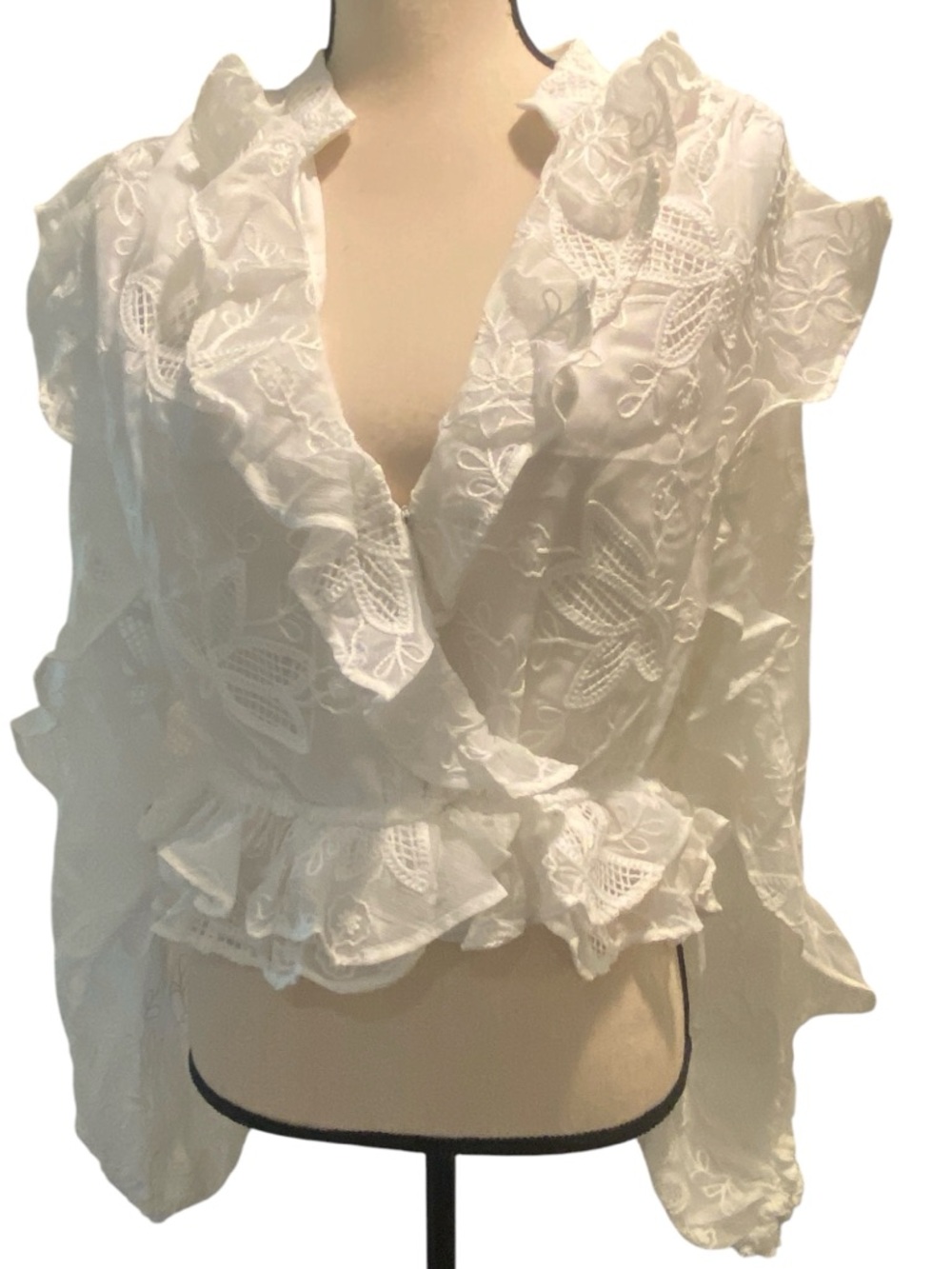 Bardot Women’s White Ruffled Eyelet Wrap Blouse Cottagecore Feminine New size 10